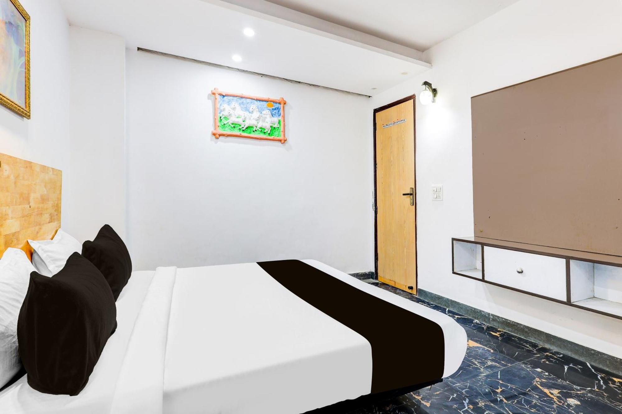 Hotel O Hari Nagar Ashram Ню Делхи Екстериор снимка