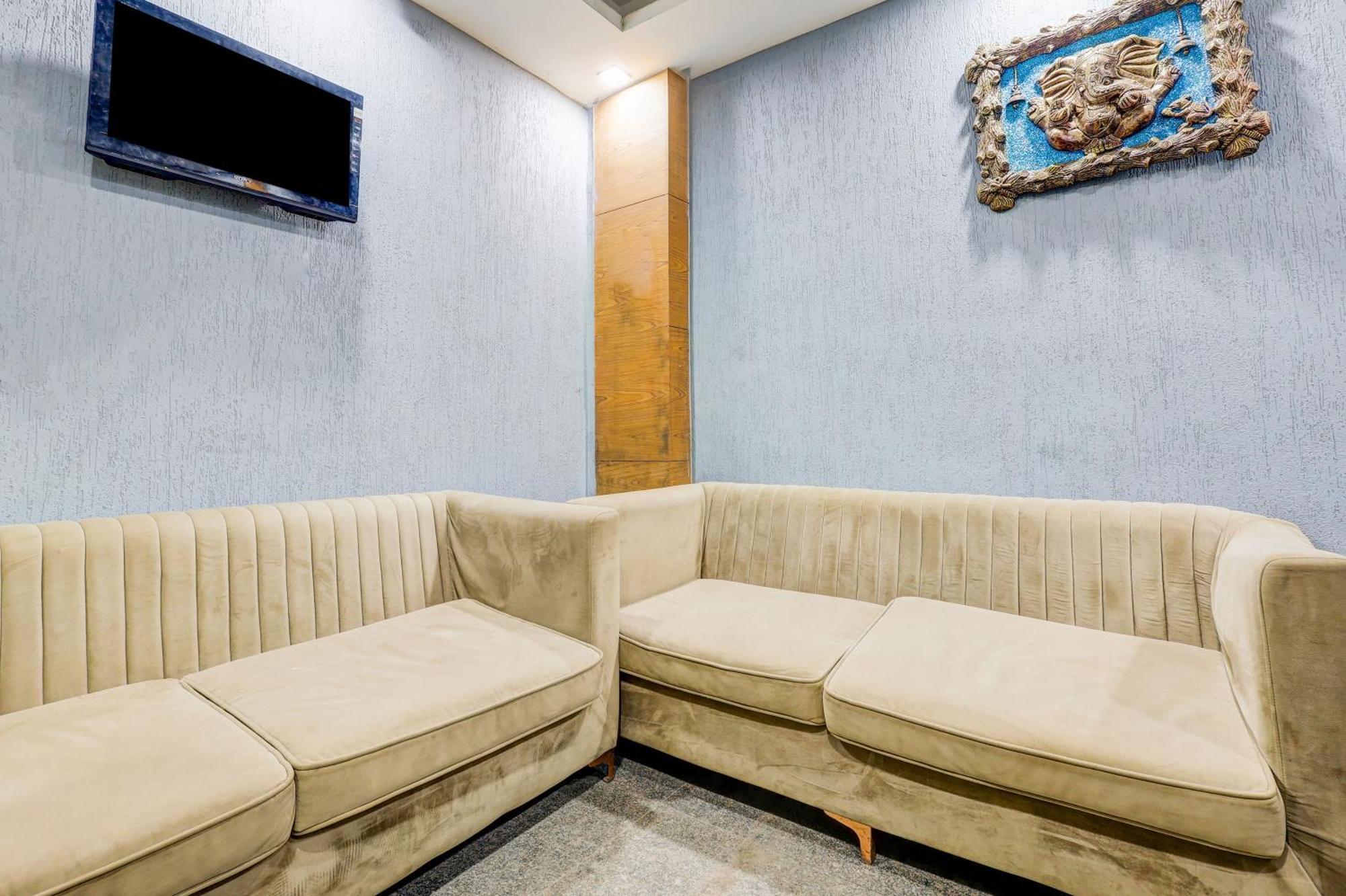Hotel O Hari Nagar Ashram Ню Делхи Екстериор снимка